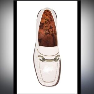 Kork Ease  Florence Bit Loafer In off white patent leather size 8